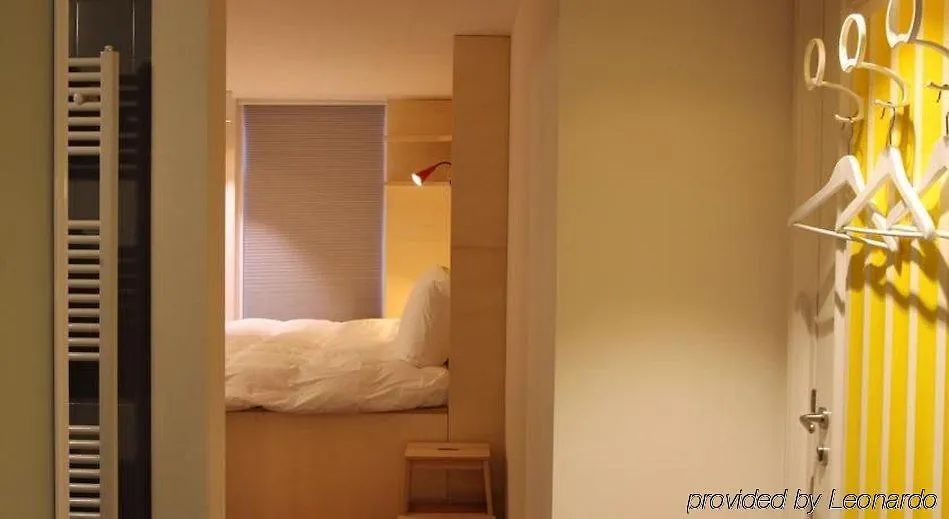 Mary K Hotel Utrecht 4*,